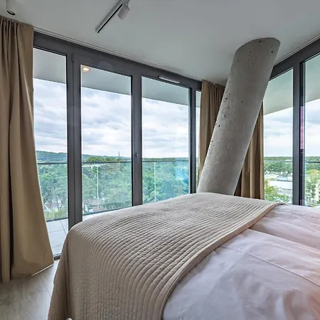 Waves - Visitopl ミエンジズドロイェ